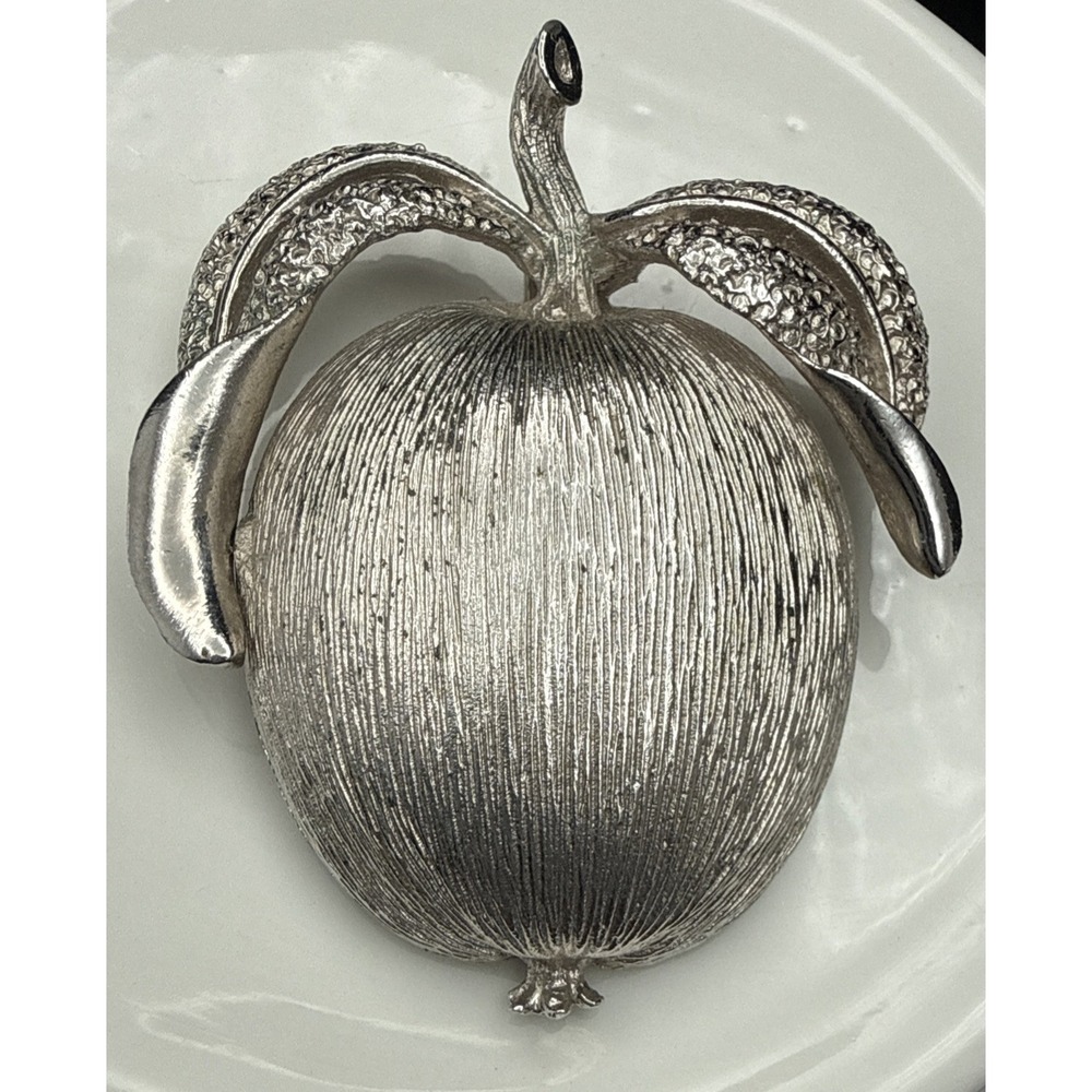 Vintage 1961 Sarah Coventry Adams Delight Silver Tone Brooch/Pendant Signed Good
